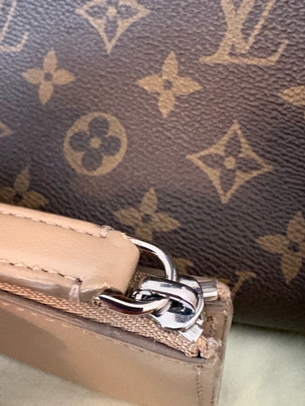 Burberry Alwyn Card Case - Picture 7 of 7
